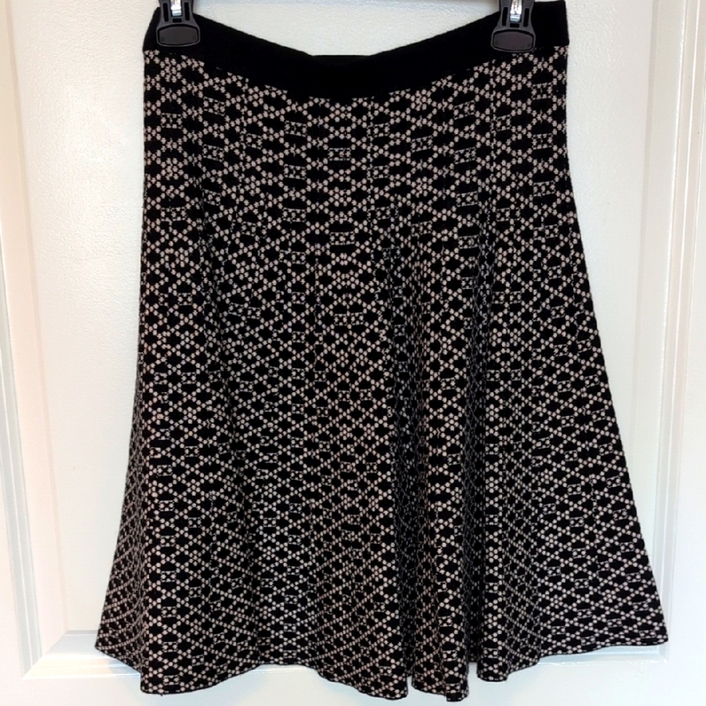 Saks Fifth Avenue Black and Cream A-Line Skirt - Medium